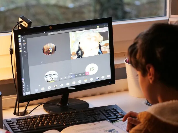 動画編集向け！色精度の高いモニターの選び方 - 自作PC初心者マニュアル